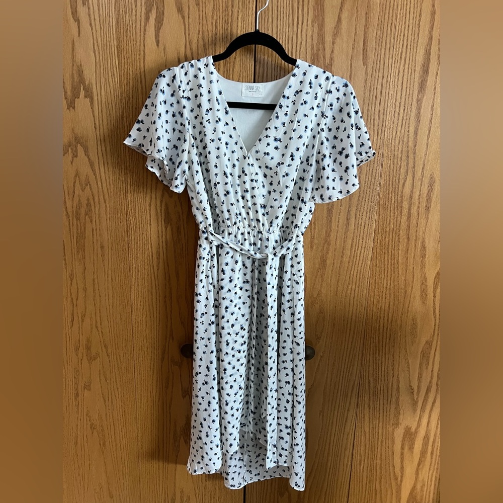 Sienna Sky white with blue flower dress